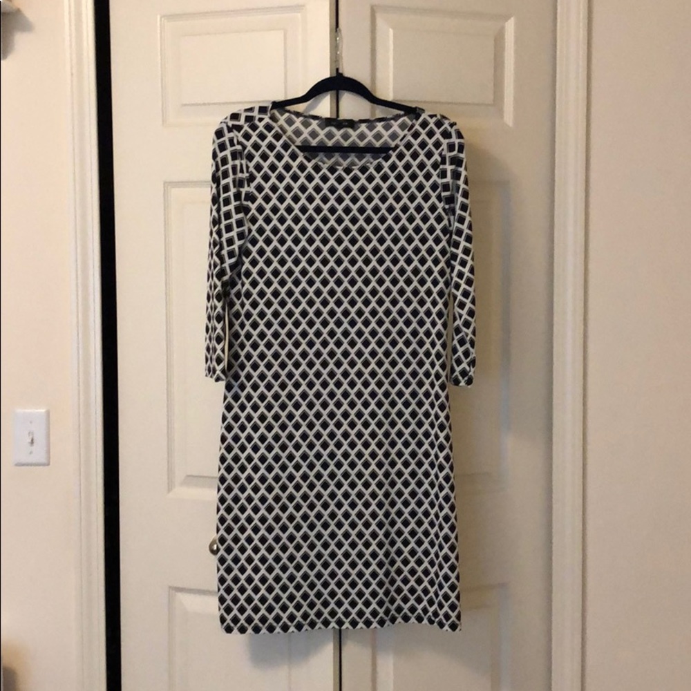Patterned long-sleeved dress